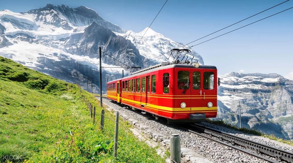 Day Tour to Jungfraujoch Switzerland 