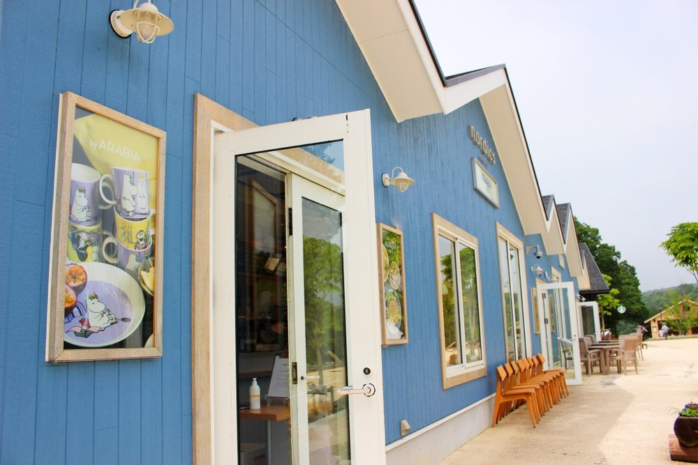 アラビアの食器で料理がいただけるお店