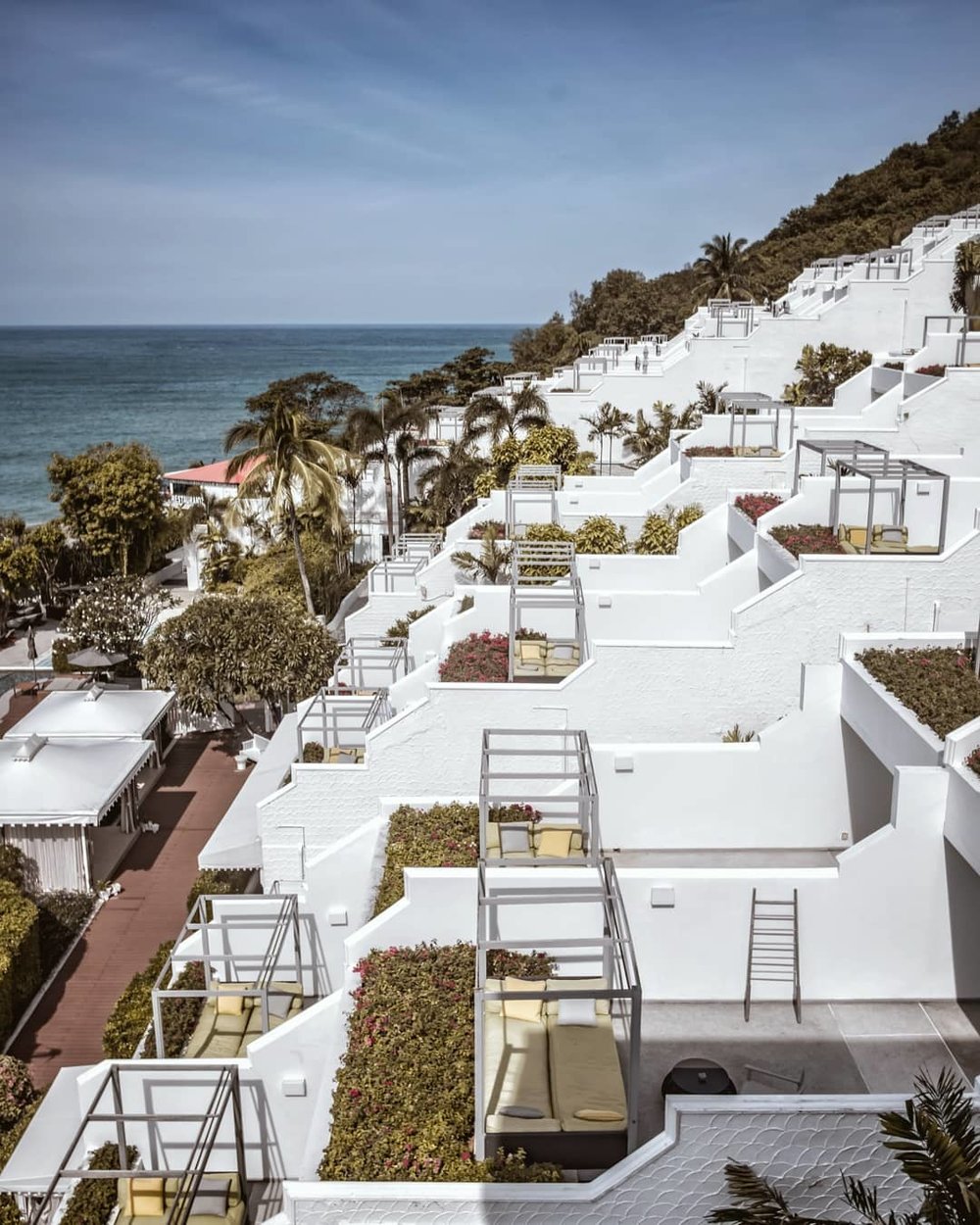 ที่พักโรงแรม The Nai Harn Phuket ภูเก็ต