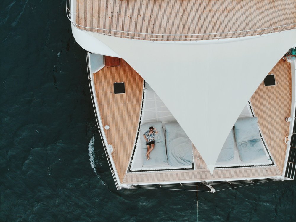 ล่องเรือยอร์ชสุดหรูกลางทะเลอันดามัน