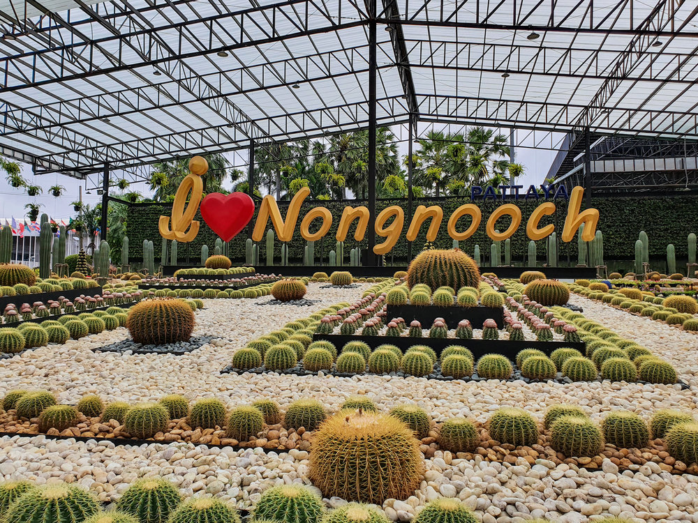 ป้าย "I Love Nongnooch" ที่สวนตะบองเพชร 1