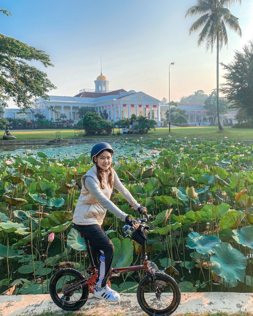 Bersepeda di Kebun Raya Bogor
