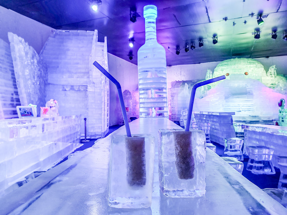 เครื่องดื่มสุดชื่นใจที่ Frost Bar