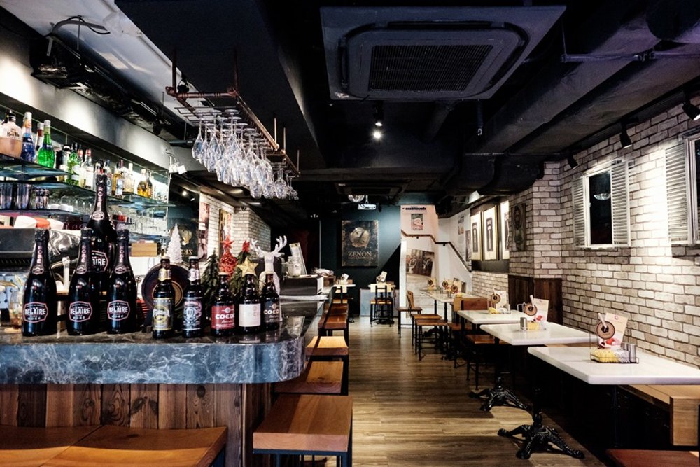 Zenon Café 以懷舊理髮室為主題