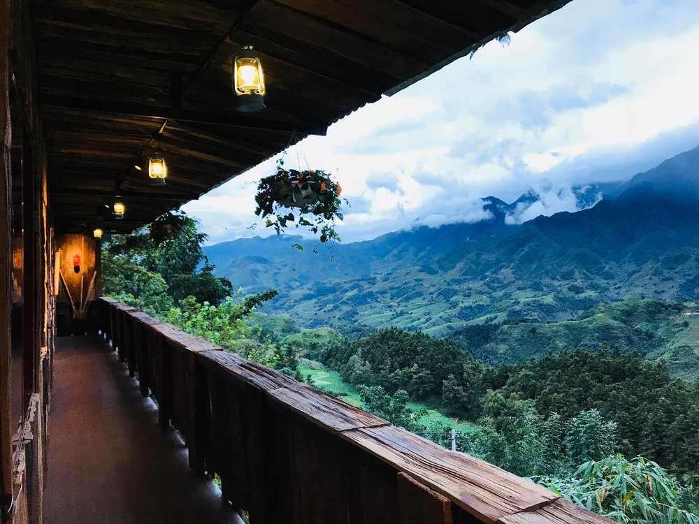Fansipan Terrace: Điểm Dừng Chân Lý Tưởng Để Uống Café, Ngắm Trọn “Nóc Nhà Đông Dương”
