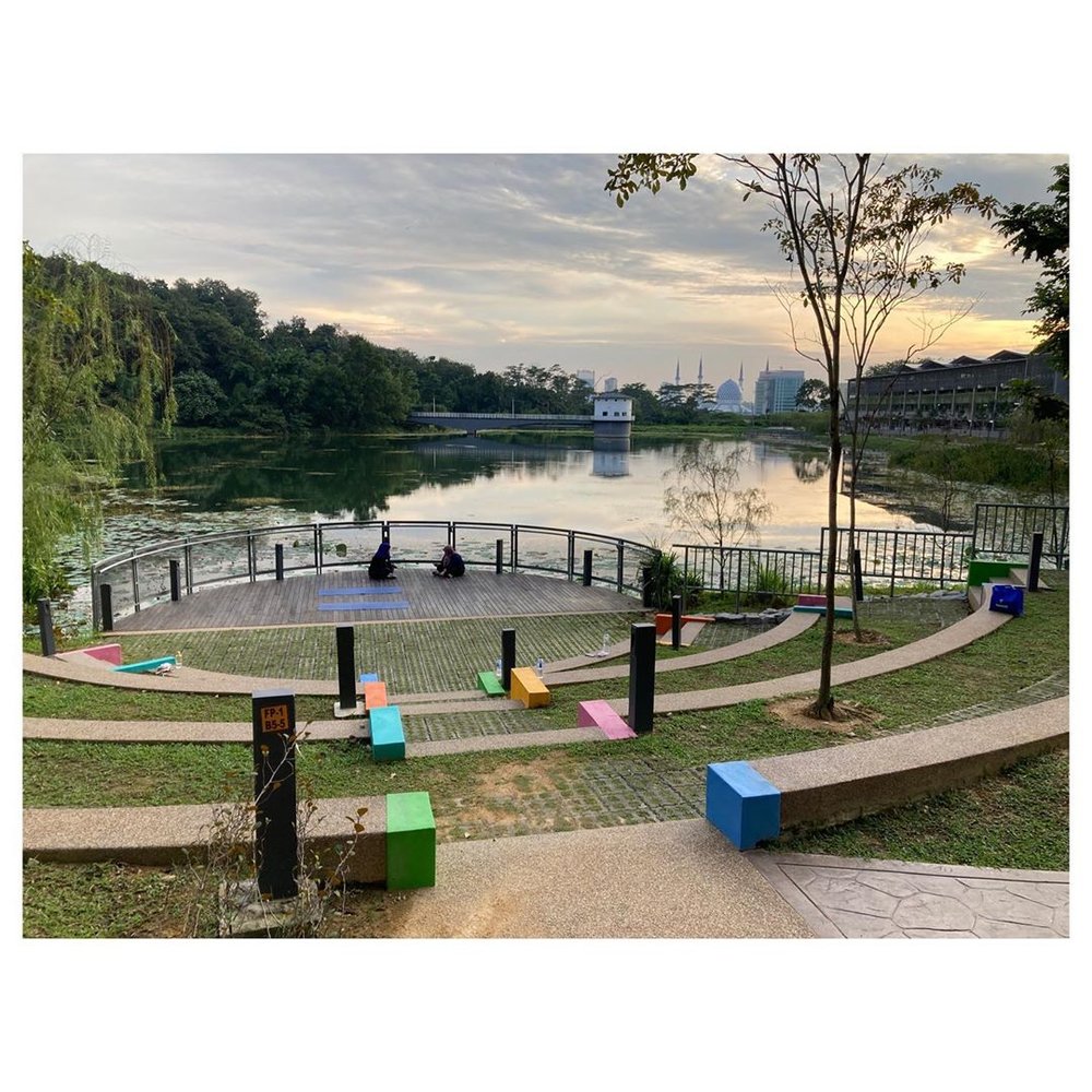 library bookstore tun uda shah alam