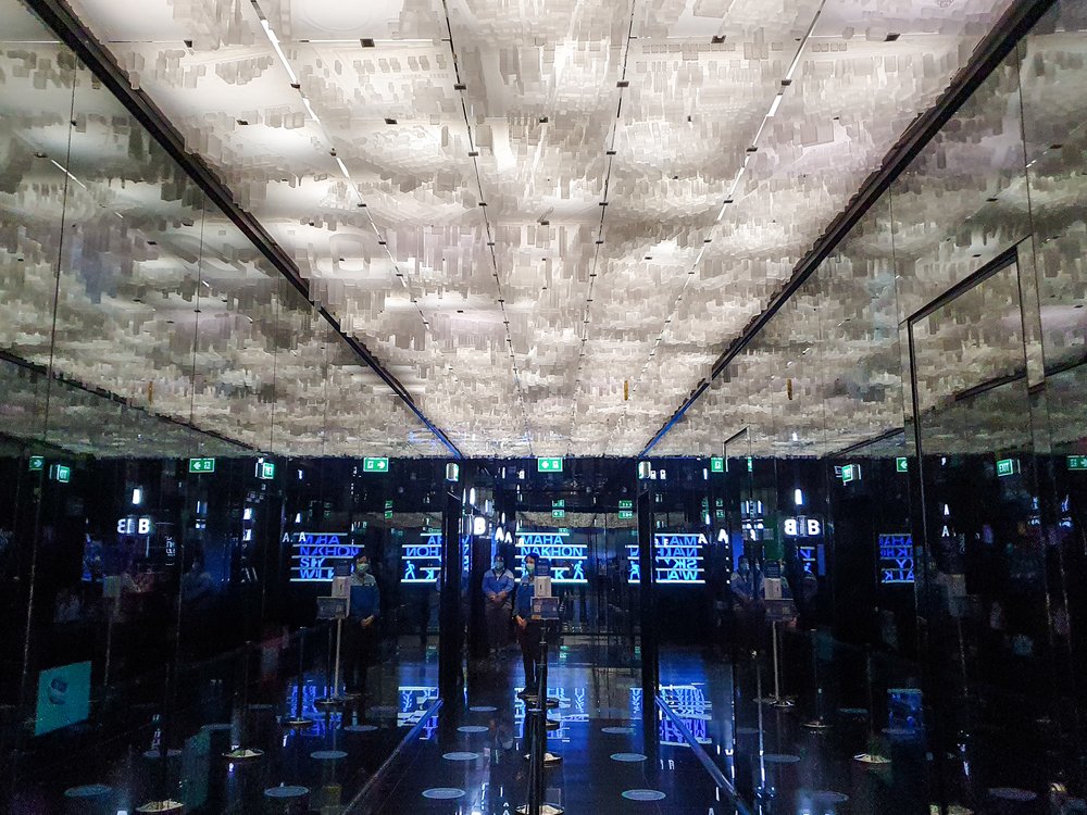 โถงลิฟท์ชั้น 1 ของตึกมหานคร