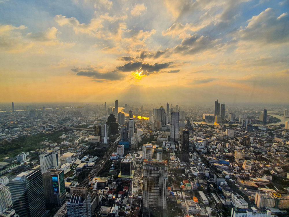 ชมพระอาทิตย์ตกดินที่มหานคร สกายวอร์ค (Mahanakhon SkyWalk) บนตึกมหานคร
