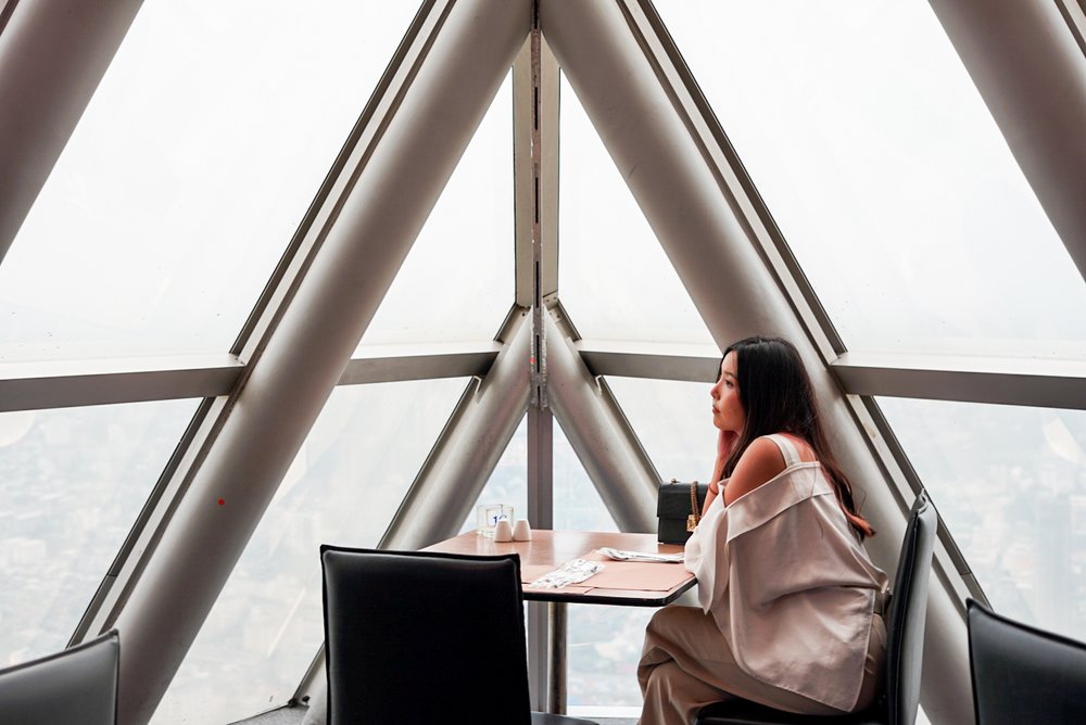 กินบุฟเฟ่ต์พร้อมชมวิวสวย ๆ ที่ตึกใบหยก