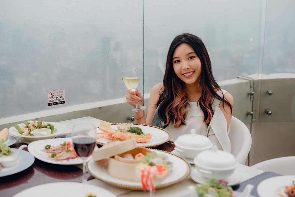 เพลิดเพลินไปกับบุฟเฟ่ต์แสนอร่อยและวิวสุดปังที่ห้องอาหาร Sky Box ชั้น 81