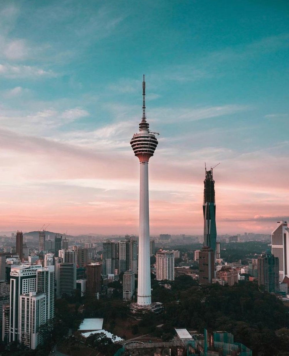 Kl tower. Менара Куала-Лумпур. Башня Менара Куала-Лумпур. Телебашня Куала Лумпур. Телебашня Менара Малайзия.