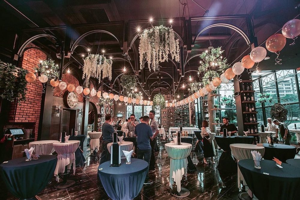 Momentz Music Restaurant