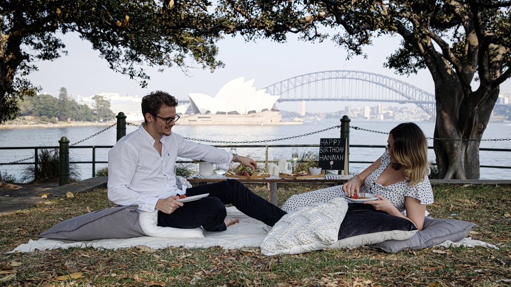 couple picnic sydney
