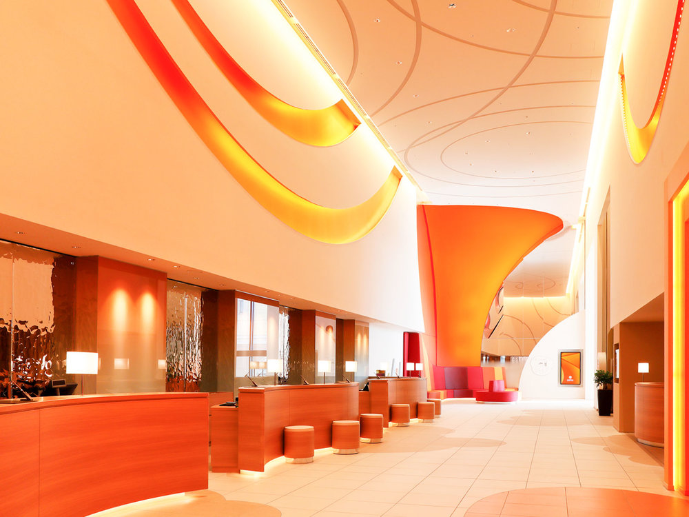 ユニバーサル ポート ヴィータのロビー