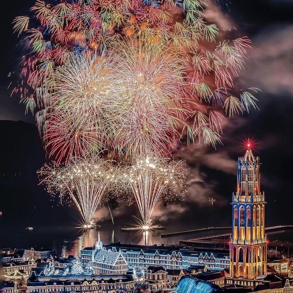 huis ten bosch japan nagasaki christmas illumination event fireworks