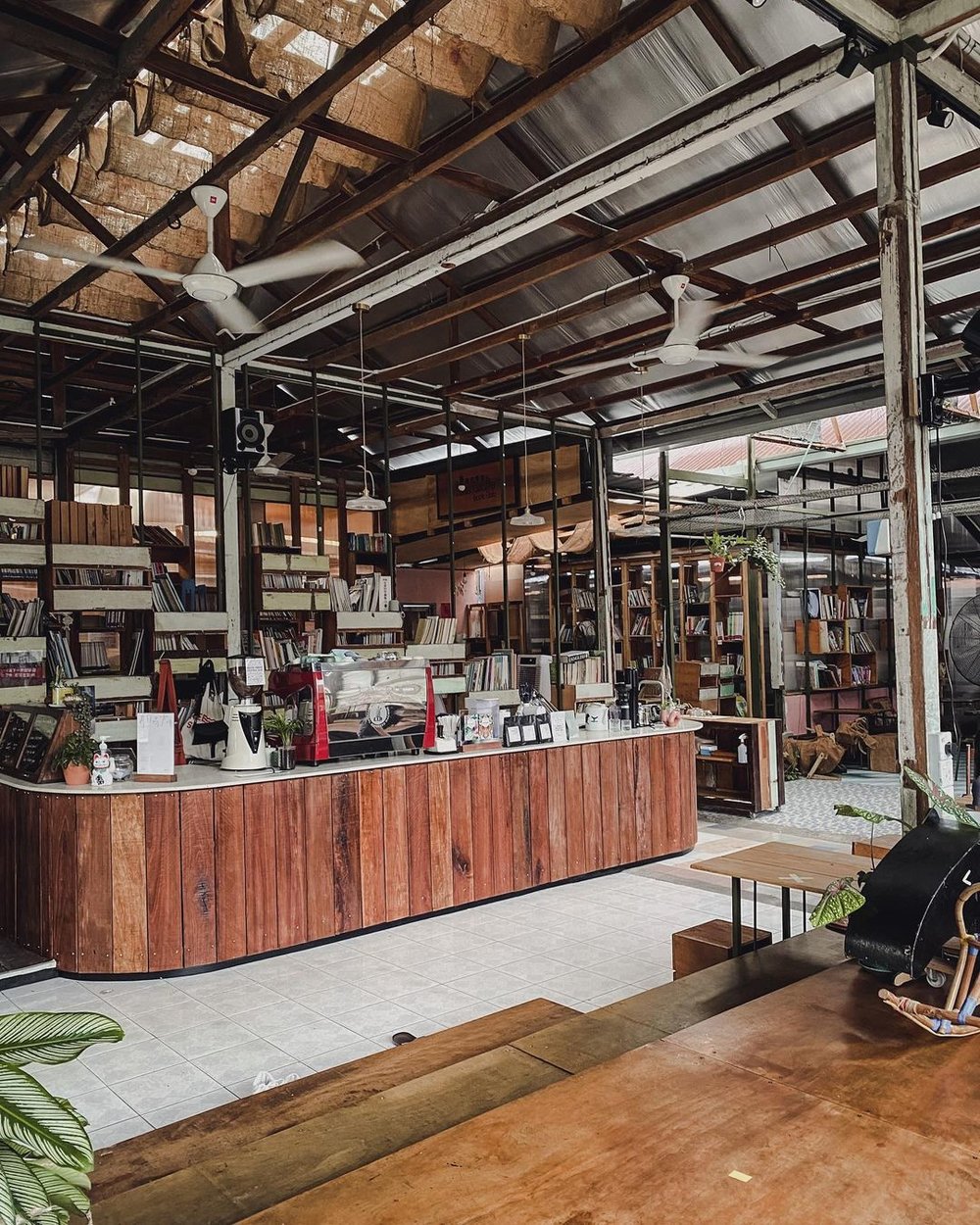 Little Giraffe Story House