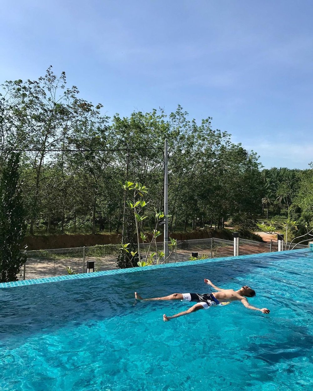 rubber escape melaka bathtub
