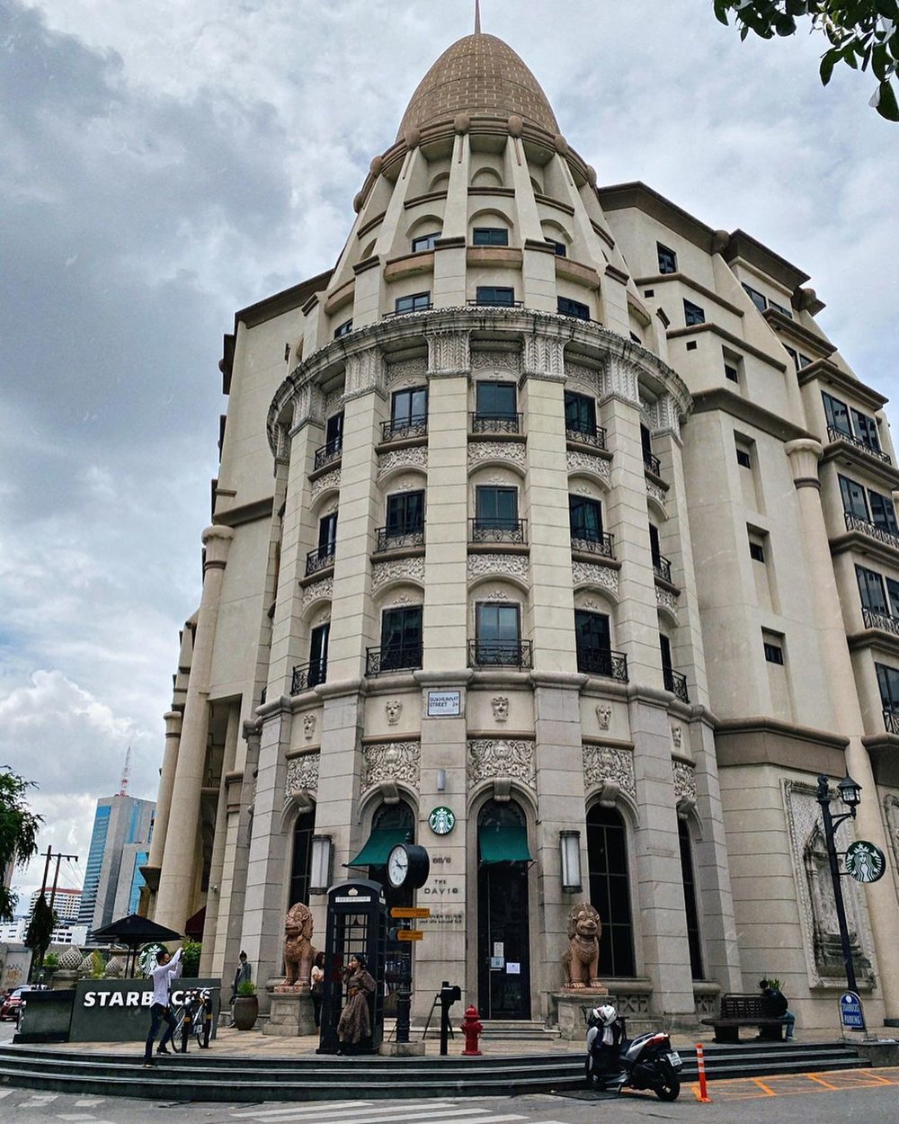 สตาร์บัคส์ davis สุขุมวิท