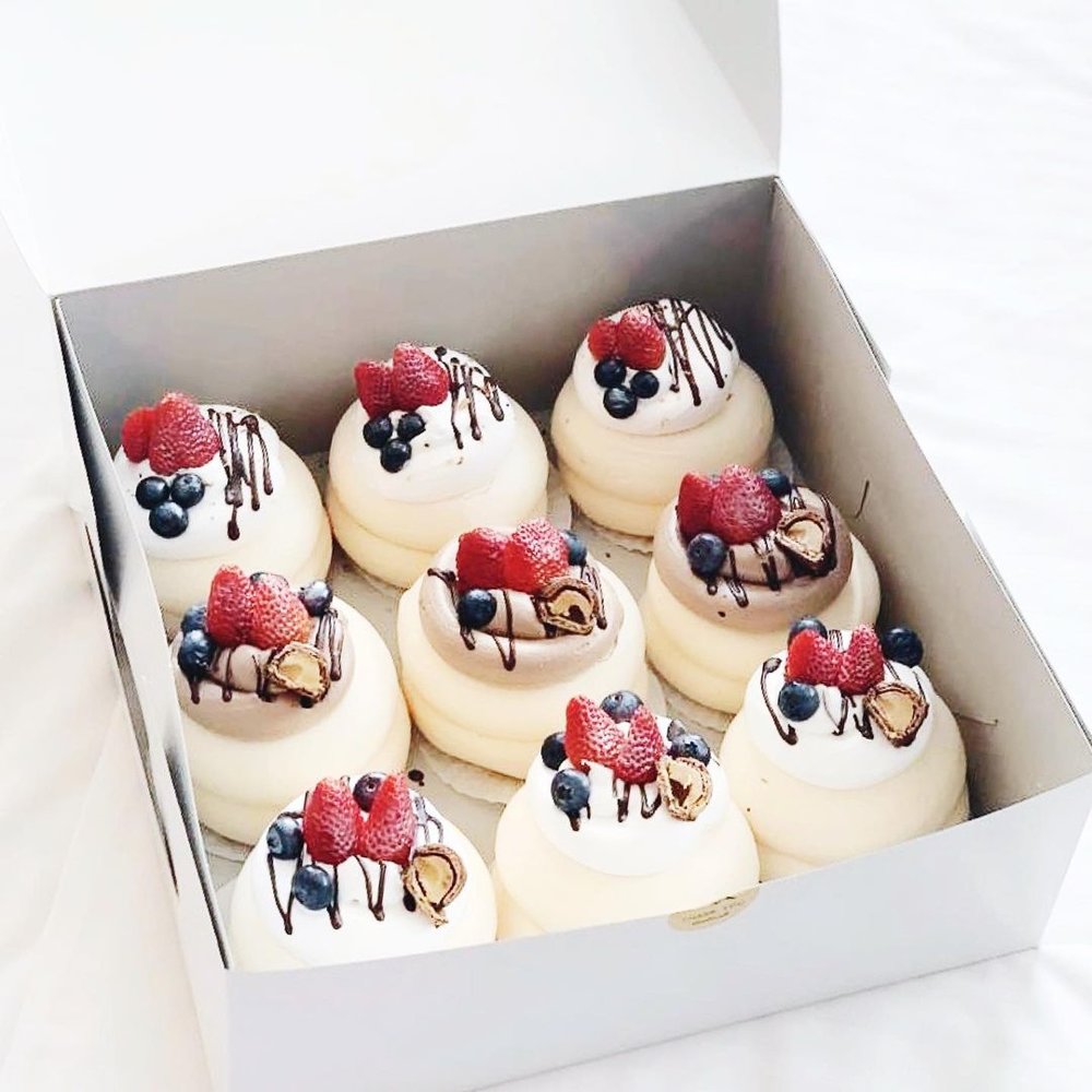 cake delivery online kl mco valentine's birthday vanillicious pavlova cake