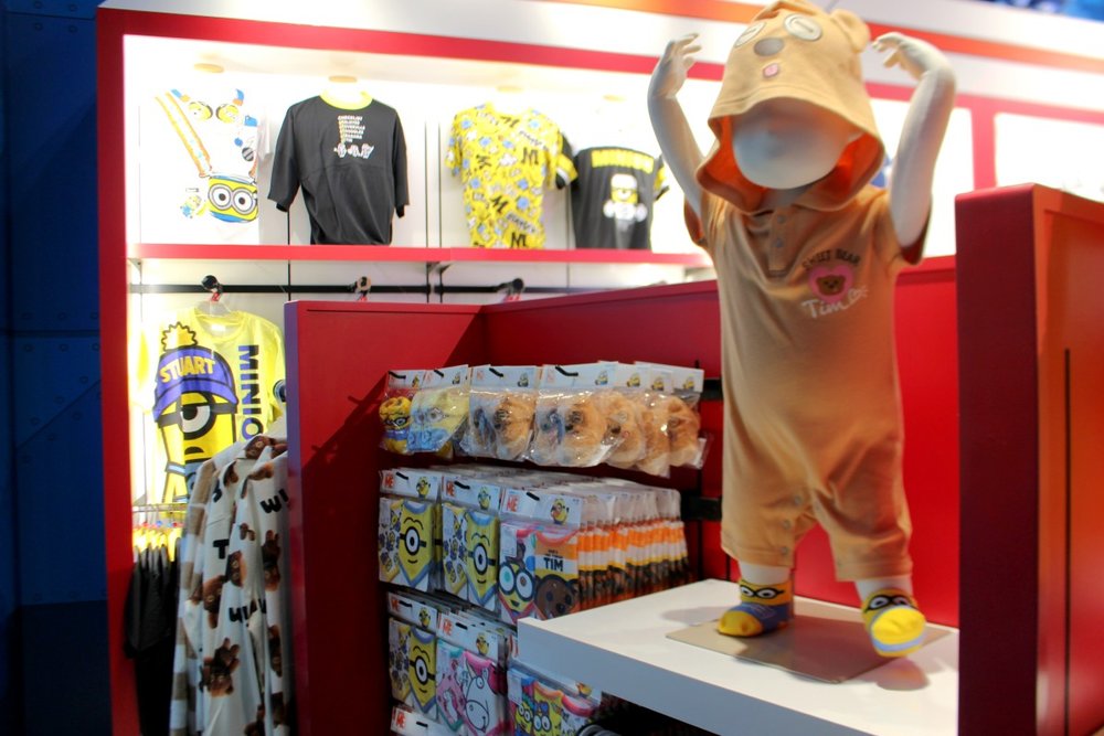 ティムのロンパースを着ているマネキン