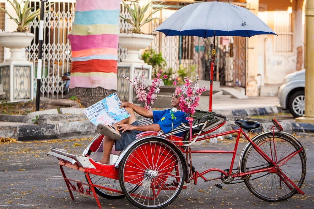 penang trishaw ride sightseeing kids family