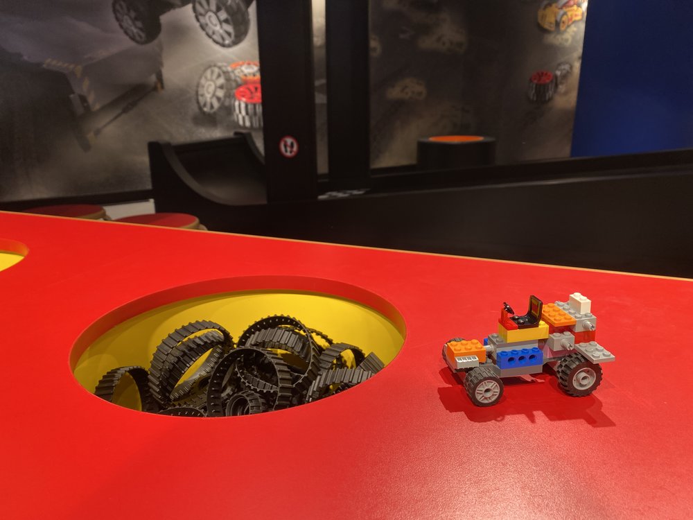 樂高®賽車場主題區 賽車