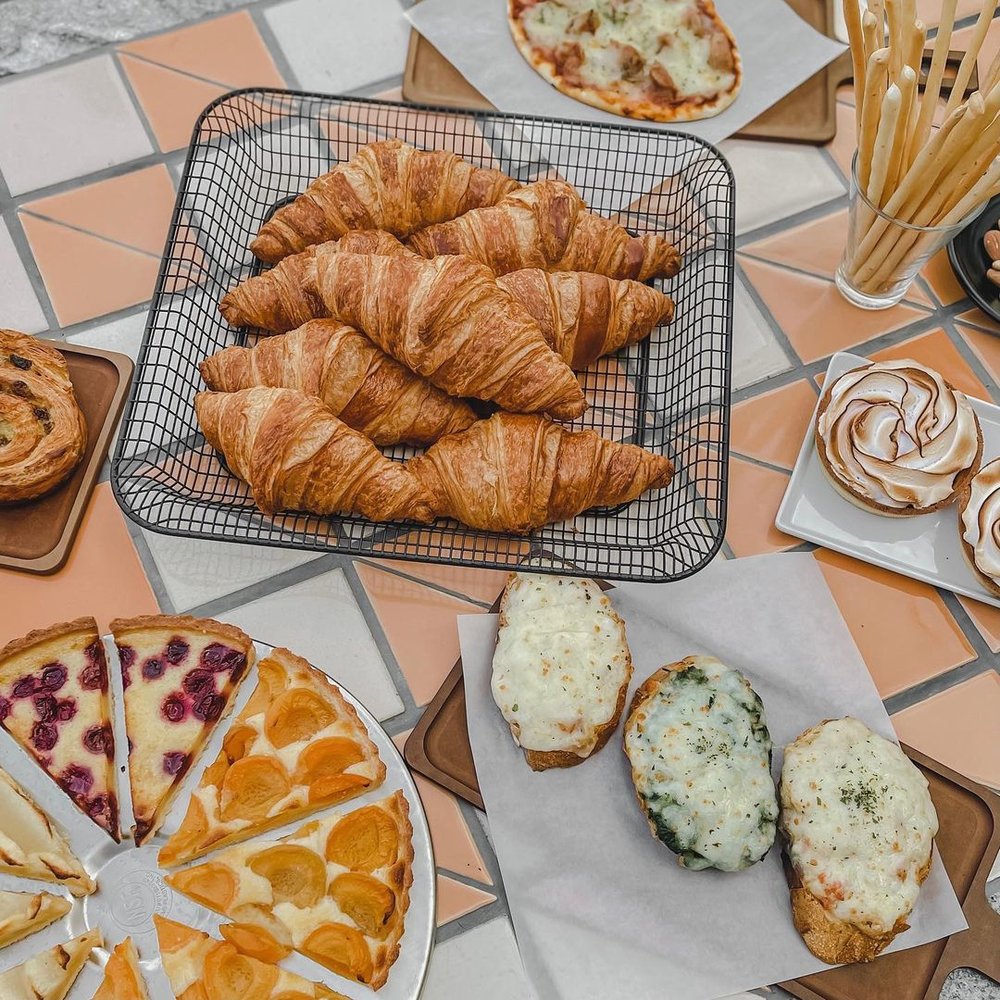 starbucks bangkok thailand chao phraya river
