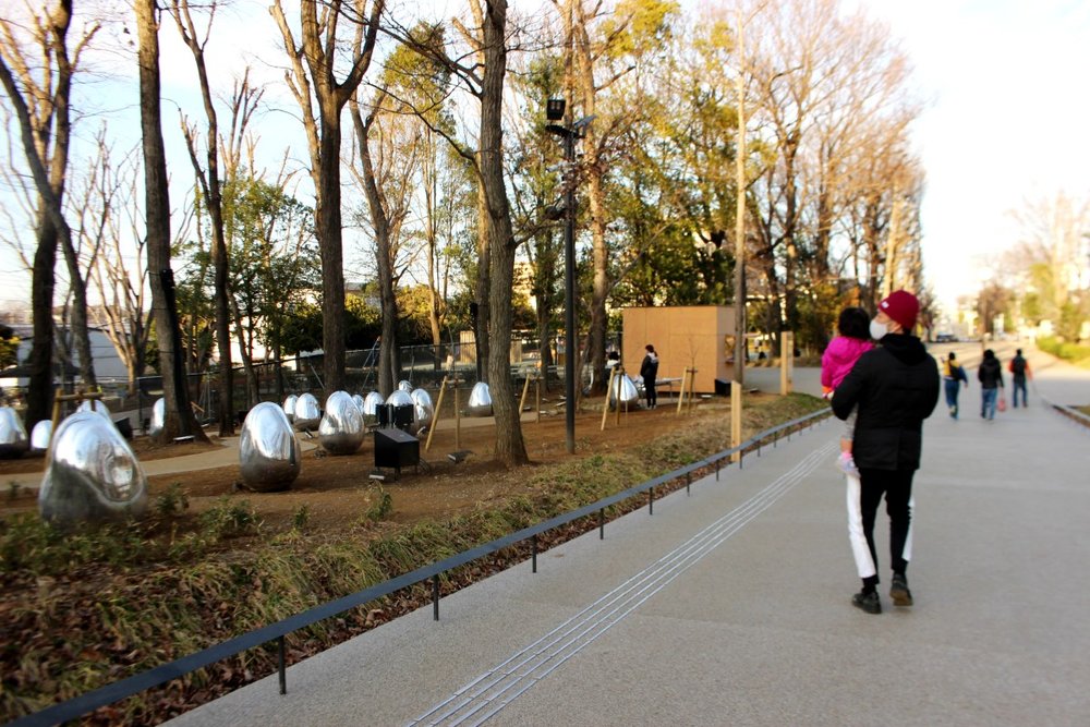 「チームラボ どんぐりの森の呼応する生命」があるのは、武蔵野樹林パーク。