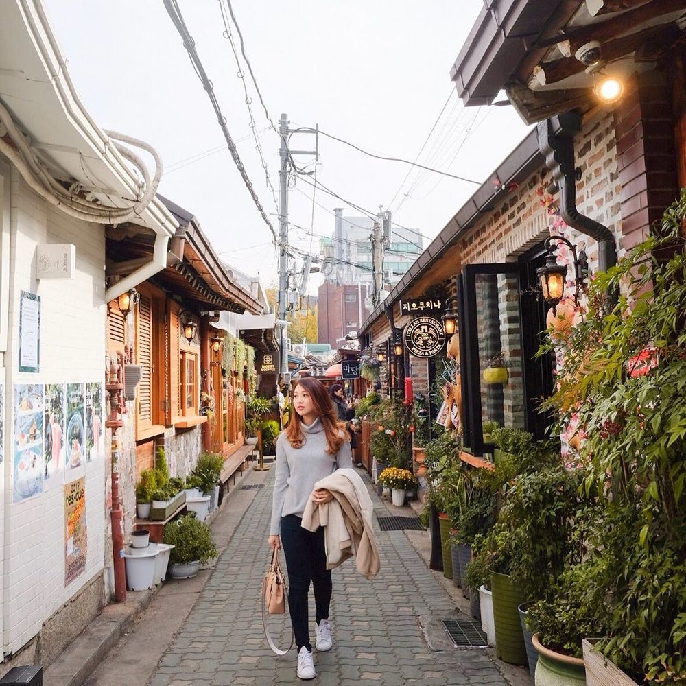 ikseondong hanok seoul cafe street