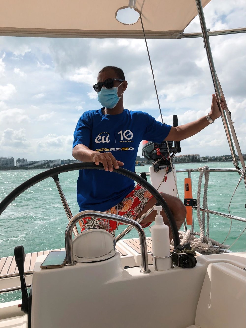 southern island yacht tour crew