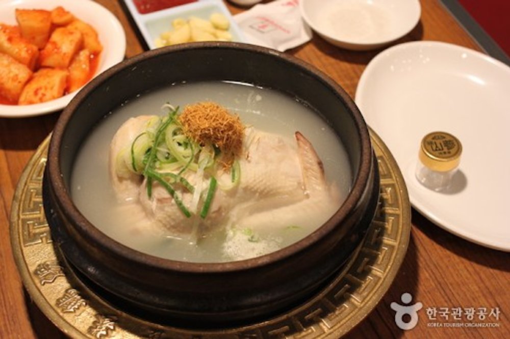 ไก่ตุ๋นโสม คังวอน