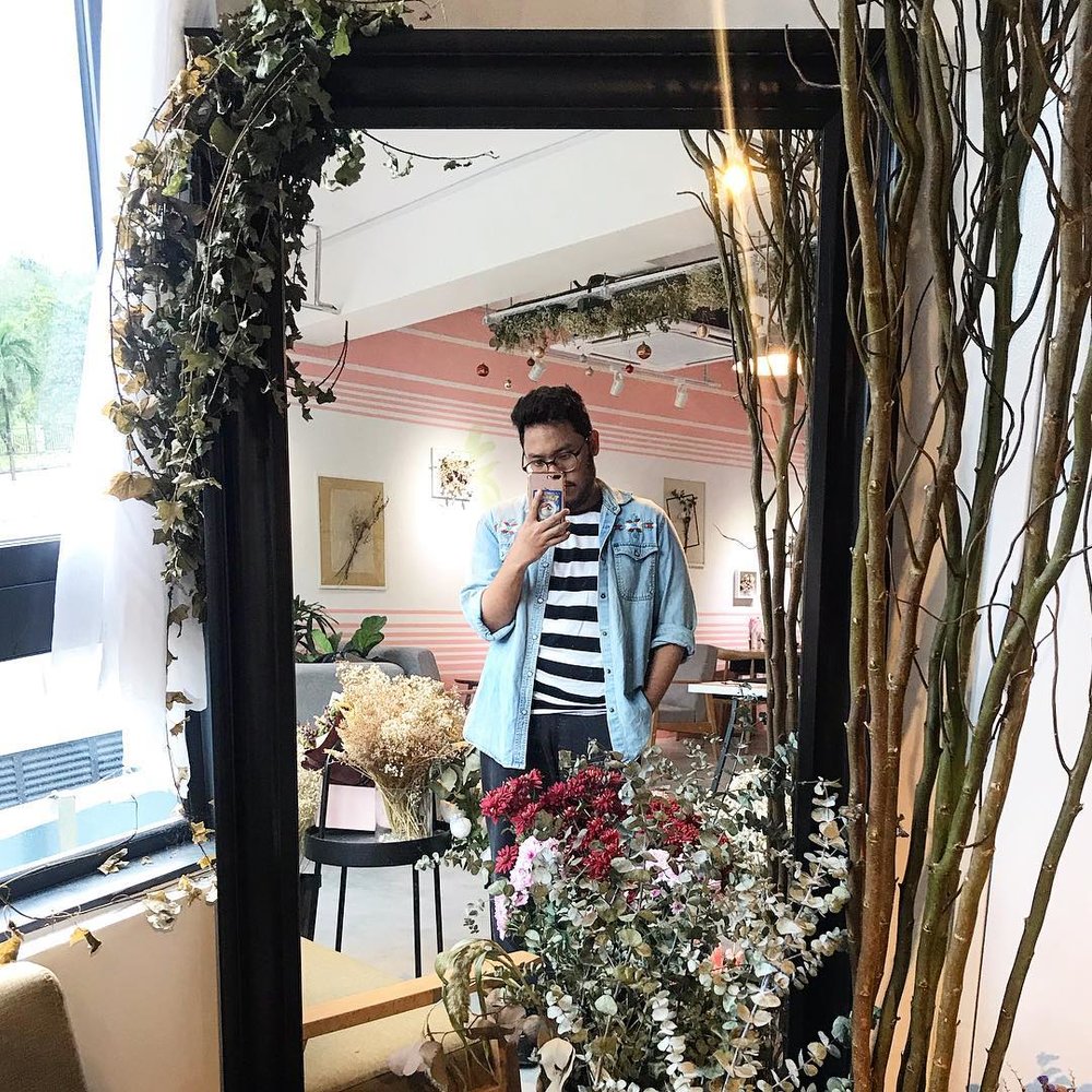 Daisy & Peony Florist Cafe Flower Restaurant In Bukit Jalil