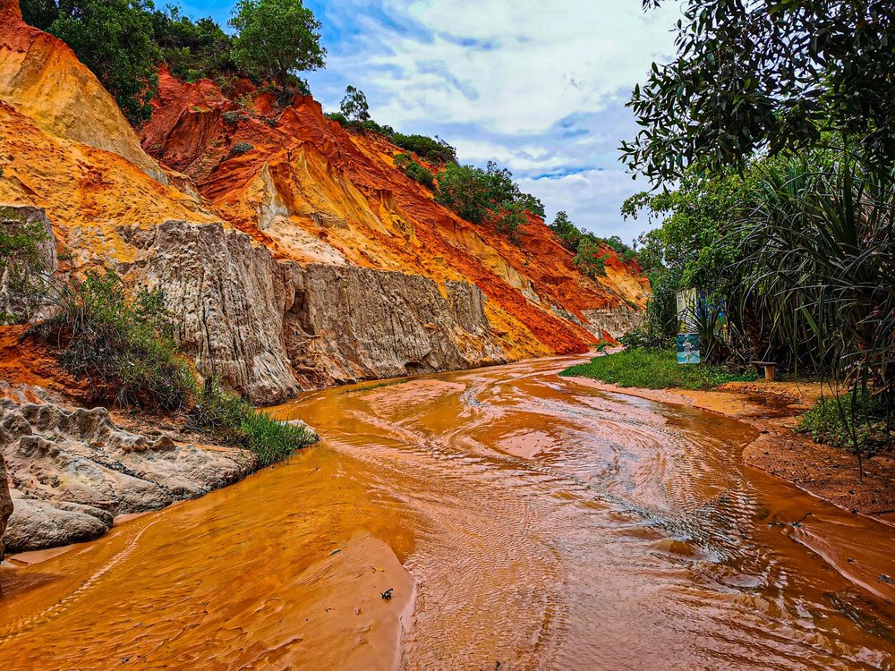 Suối Tiên - Mũi Né - Dòng Suối Kỳ Lạ Với Màu Đất Đỏ Tạo Nên "Tiểu Cảnh" Độc Đáo