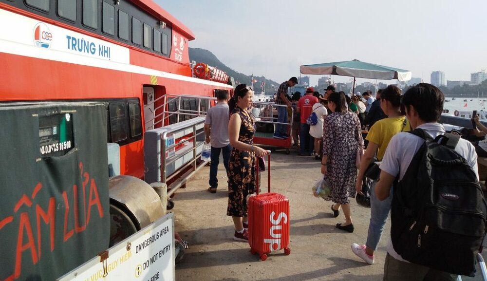 mua-ve-tau-cao-toc-phu-quoc-express