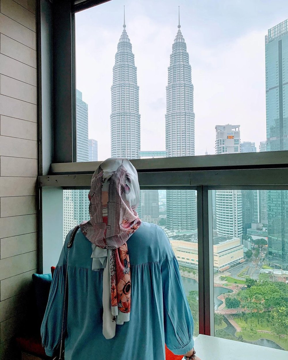 traders hotel room staycation kl