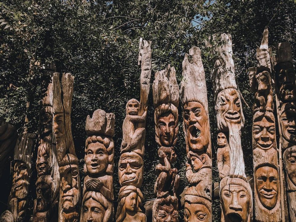 kamay na bato gallery