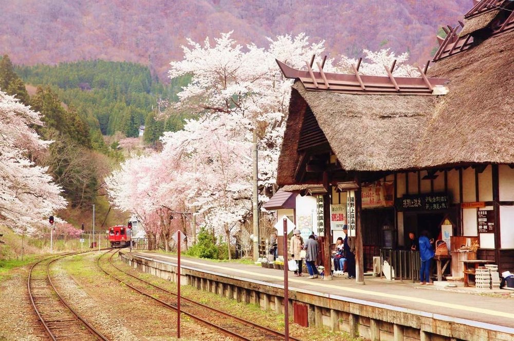 yukonami onsen train station
