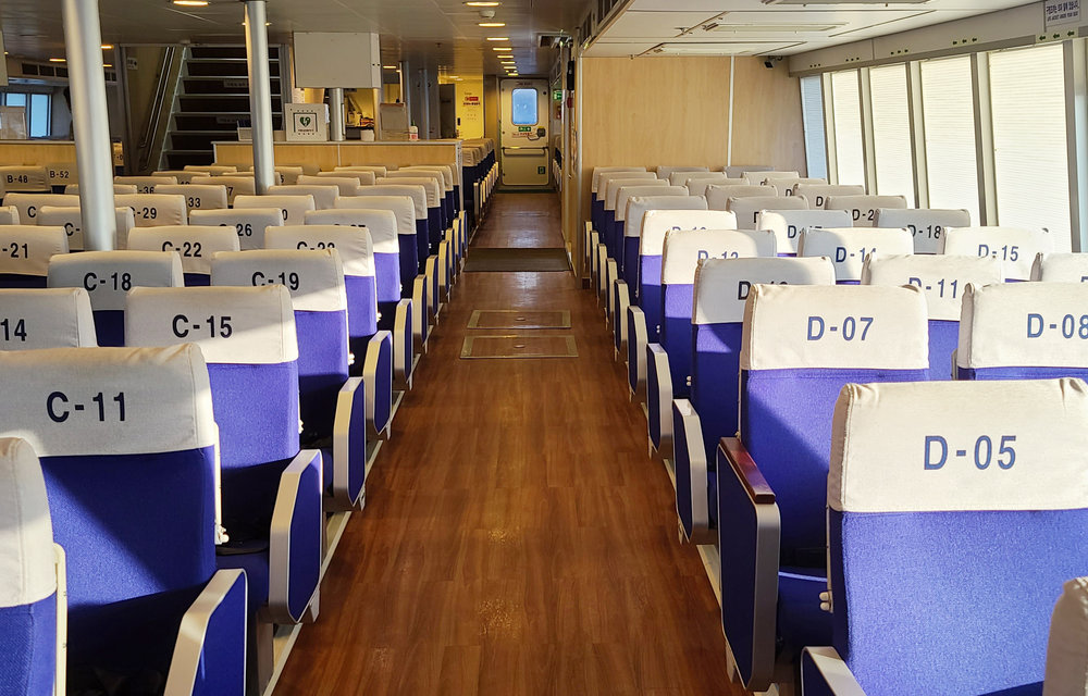 울릉도 페리 선내