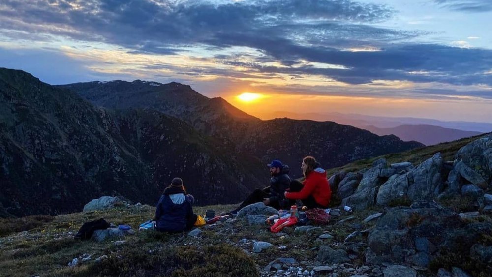 Go on a hiking trip at Snowy Mountains and catch the marvellous sunset. Credits @snowymountainsnsw on Instagram