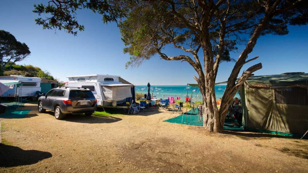 Pitch up your tents and enjoy the tranquil waves of Mornington Peninsula! Credits:  https://www.mornpen.vic.gov.au