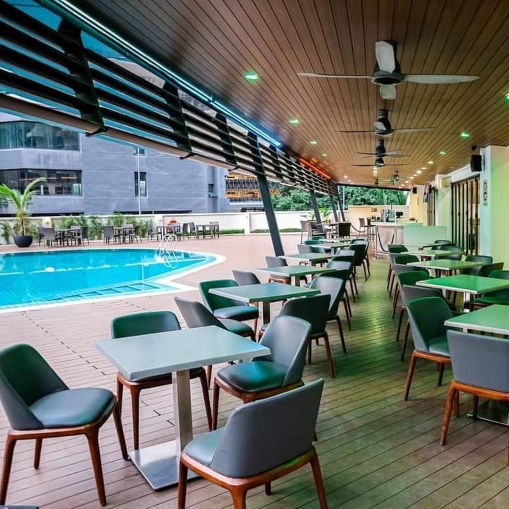 oakwood hotel restaurant