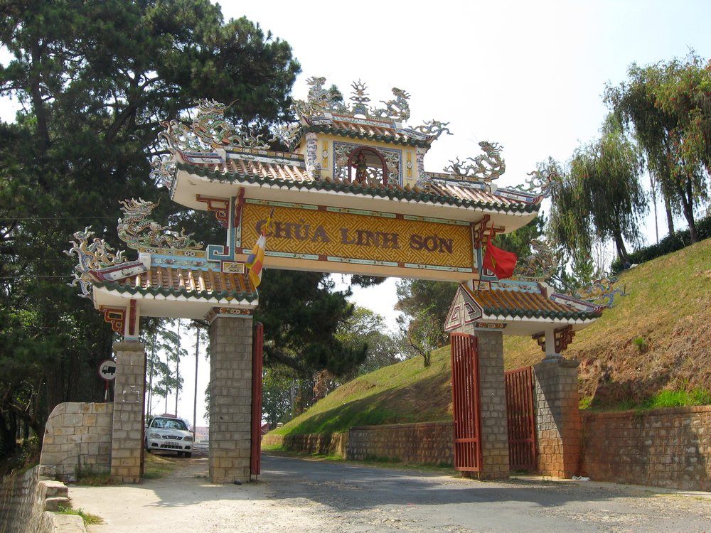 Chùa Linh Sơn Đà Lạt
