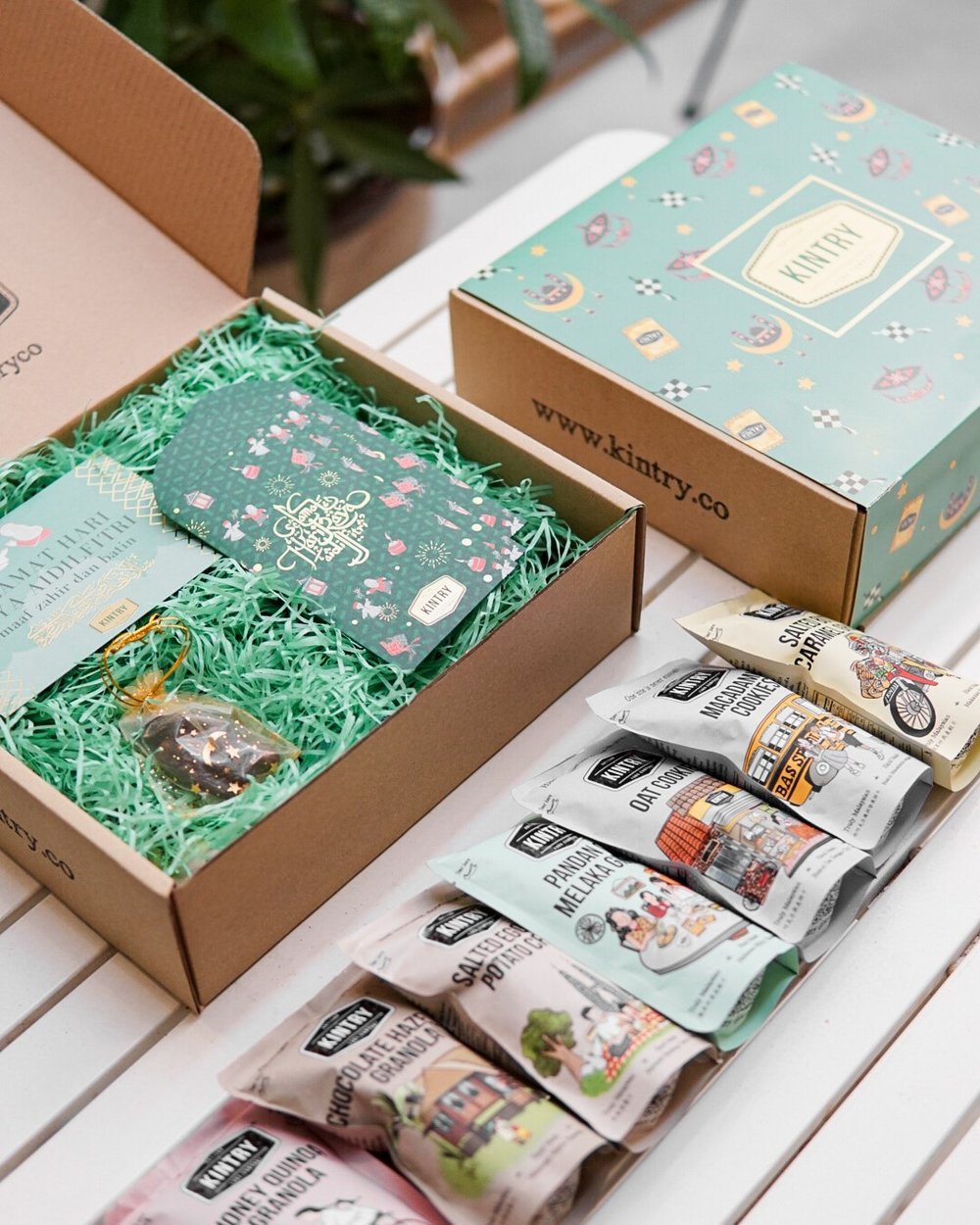 Raya Gift Box Artisan Snack order kuih Raya cookie set online from Kintry Malaysia