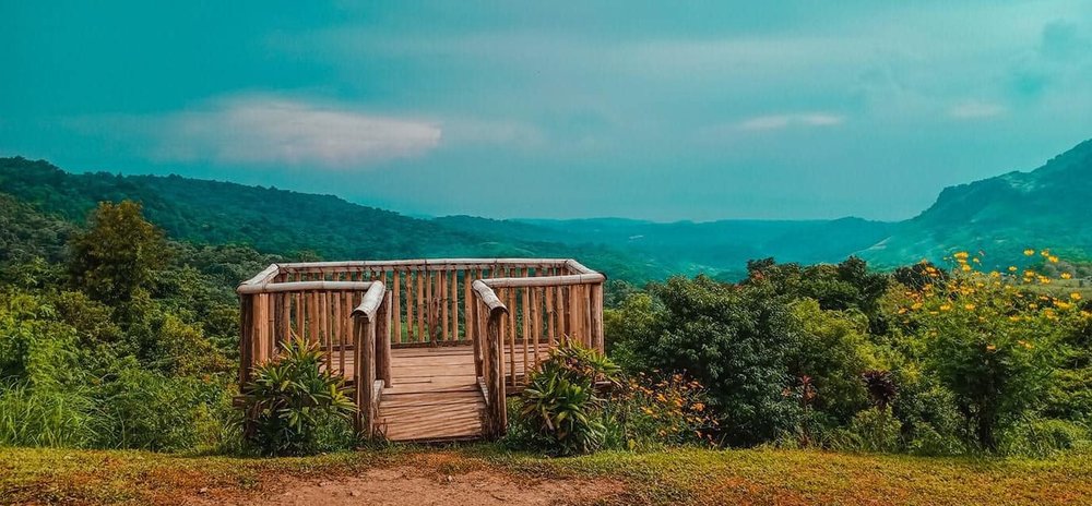 Lambingan Hills view deck in the morning