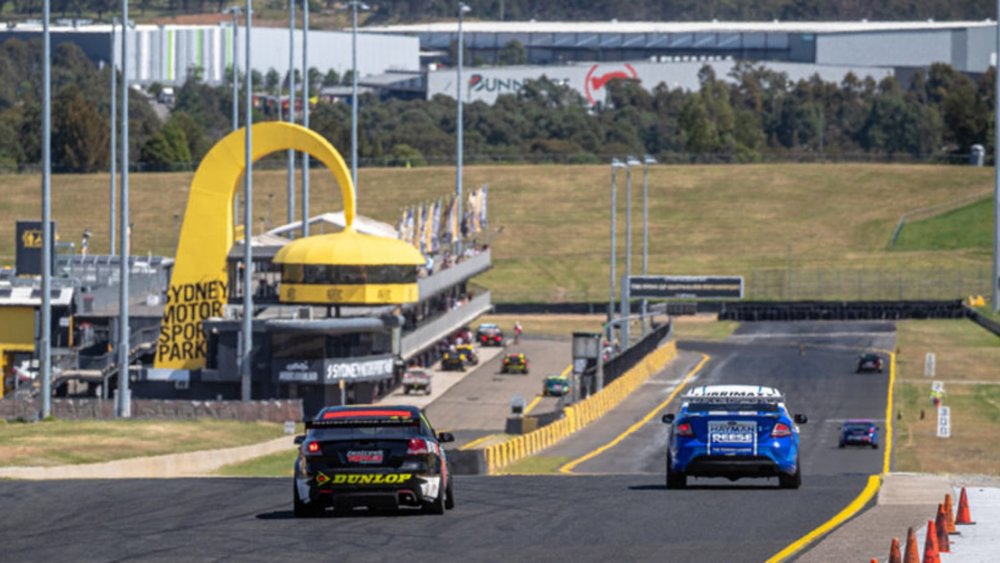 et a pro V8 racer take you down the tracks of Sydney Motorsport Park at heart-pumping speed