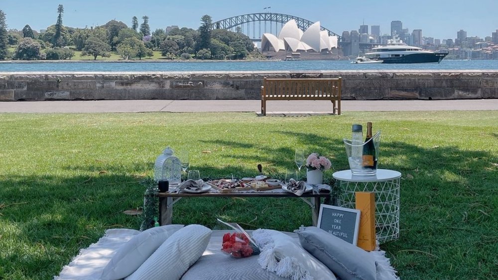 Have a romantic picnic at the Royal Botanical Gardens with a lovely view of Sydney. Image credits @rbgsydney on Instagram