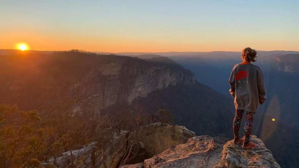 Stand in awe as you soak in the breathtaking view at Blue Mountains National Park! Credits: @bluemtns_explore