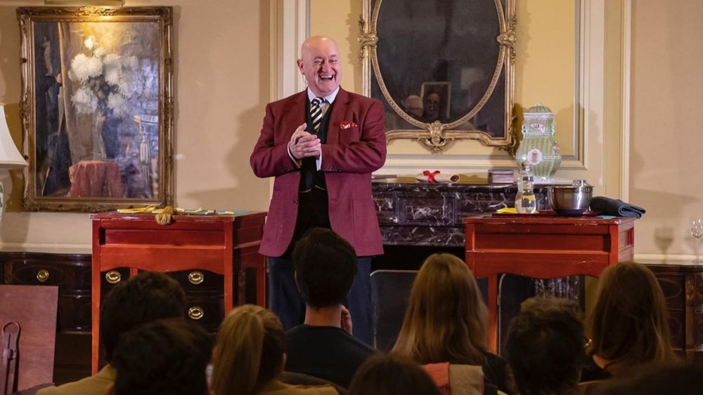 Amaze yourself with magic tricks and great storytelling from The Gentle Magician! Credits: @the_gentle_magician