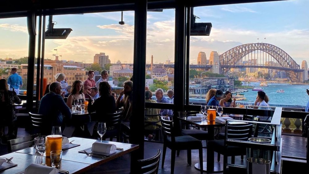 Get the best views of Sydney Harbour as you bond with friends! Image credits: @cafesydney