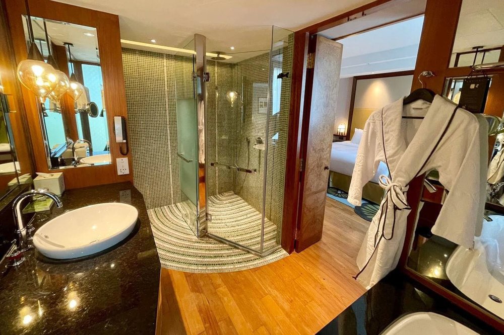 SG Sofitel Sentosa Review Luxury Room Toilet